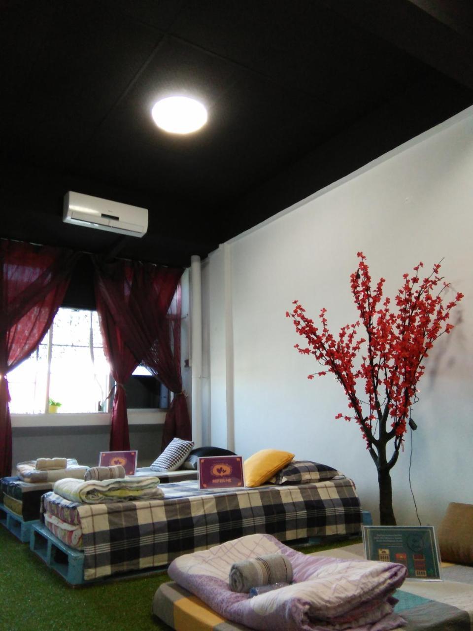 Co.Living Hostel Bandar Seri Begawan Bagian luar foto