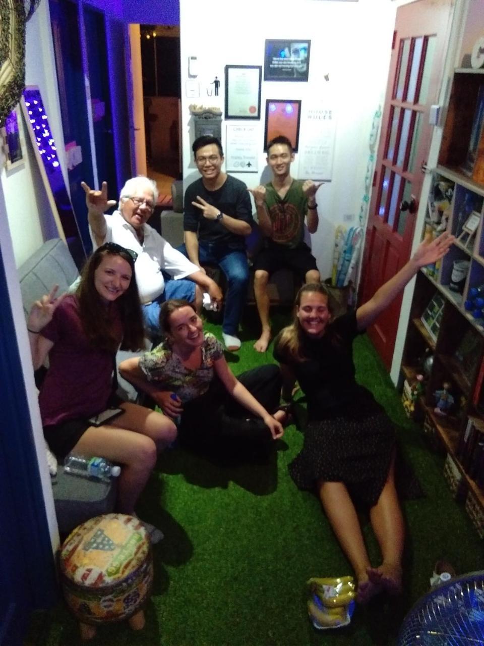 Co.Living Hostel Bandar Seri Begawan Bagian luar foto